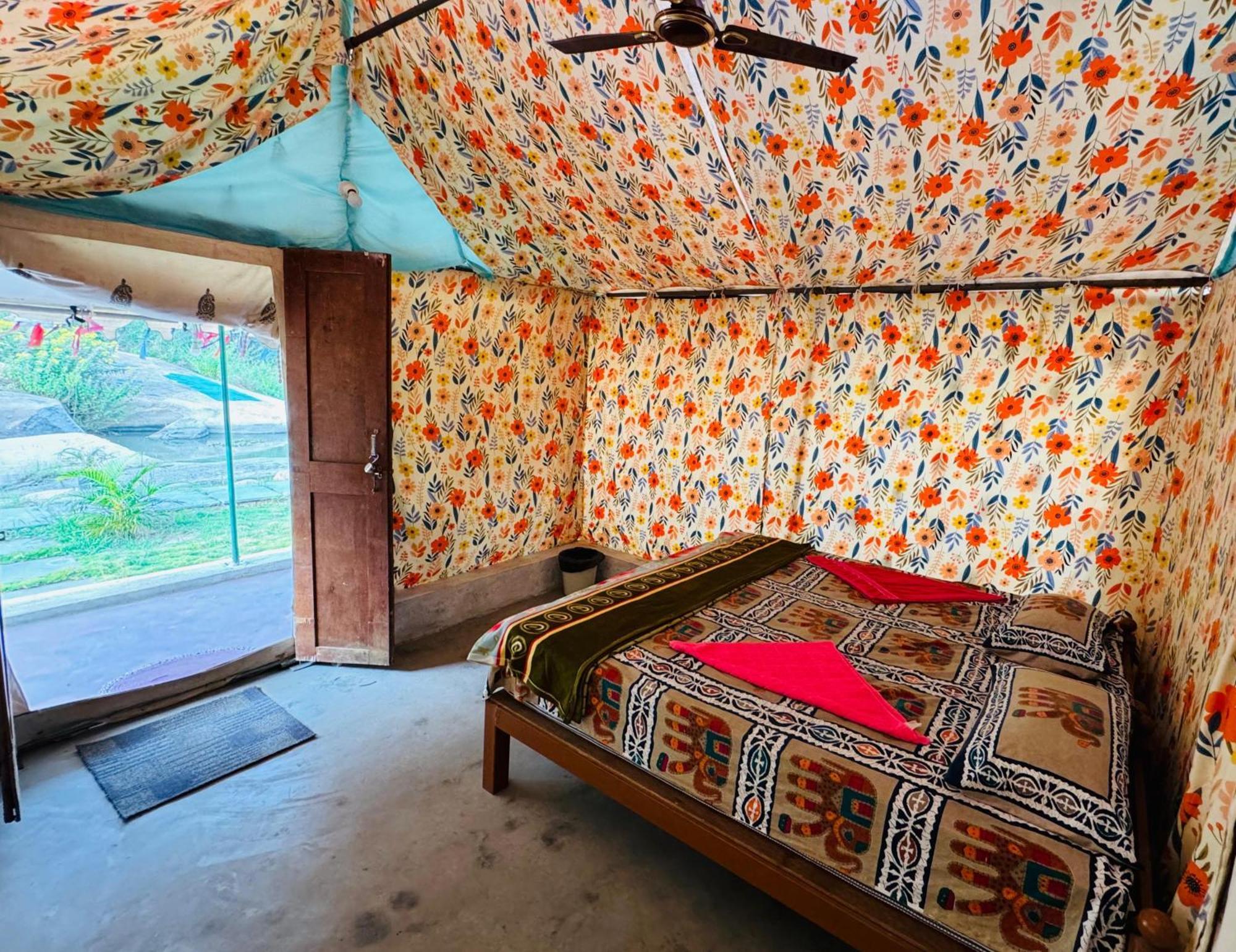 Murali Guesthouse Хампи Екстериор снимка